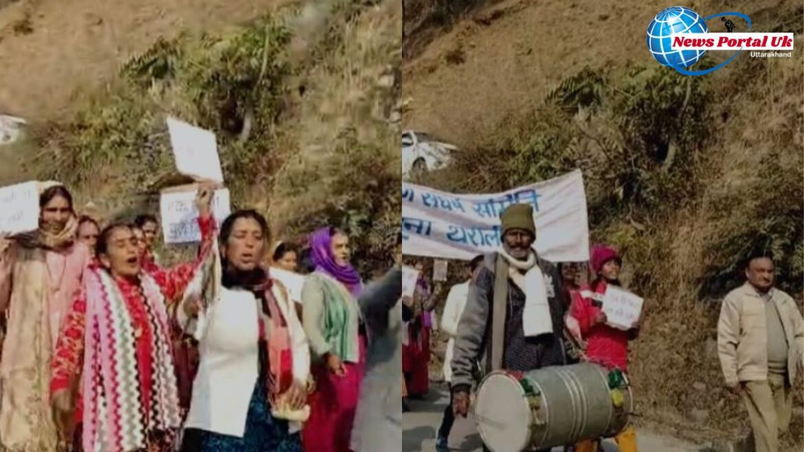 पुल की मांग को लेकर निकाला ग्रामीणों ने जुलूस,दी उग्र प्रदर्शन की चेतावनी