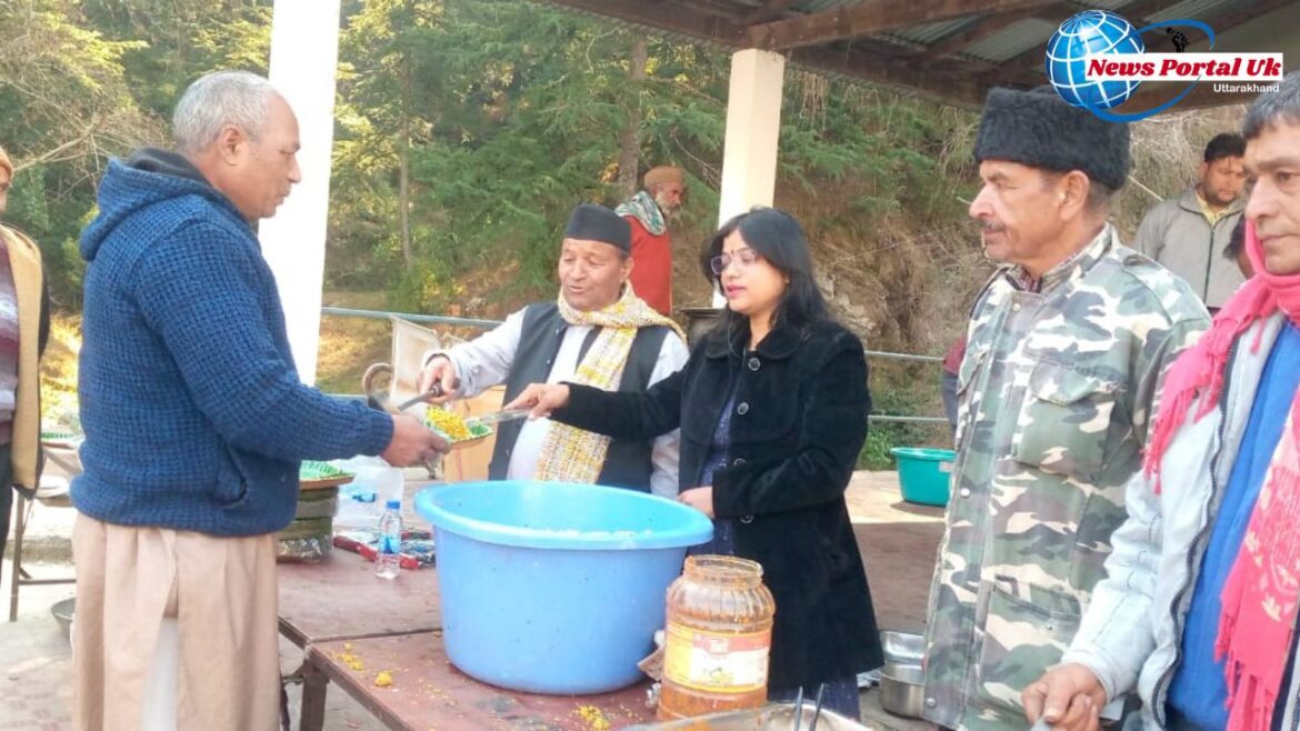 जागेश्वर घाम में खिचड़ी भोग कार्यक्रम में विघायक महरा ने की शिरकत