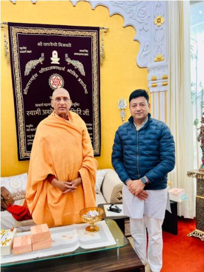 आचार्य महामंडलेश्वर अनन्त श्री विभूषित श्री अवधेशानन्द गिरी महाराज से पूर्व प्रदेश उपाध्यक्ष बिष्ट ने मुलाकात