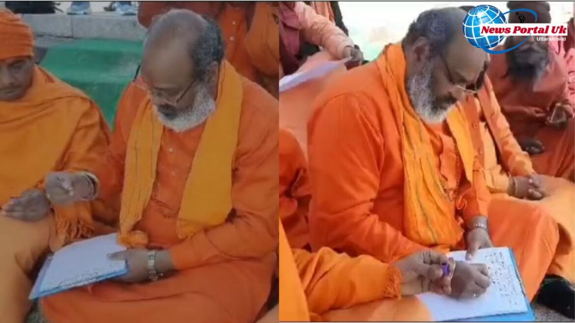 हिन्दू तीर्थो को मुस्लिम मुक्त करने के लिये महामंडलेश्वर यति नरसिंहानंद गिरी ने प्रधानमंत्री को लिखा रक्त से पत्र