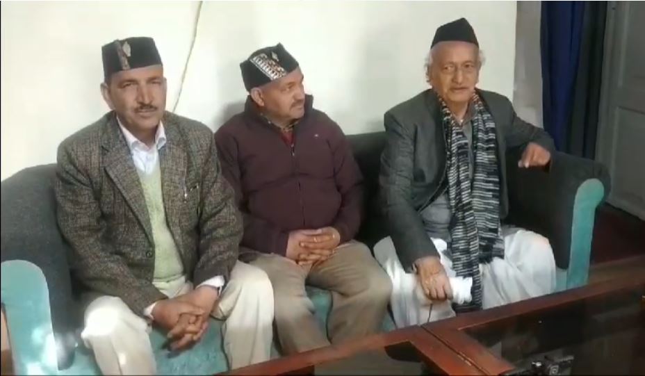 अल्मोड़ा पहुंचे प्रदेश पूर्व मुख्यमंत्री व महाराष्ट्र के पूर्व राज्यपाल भगत सिंह कोश्यारी लोगों से मुलाकात की