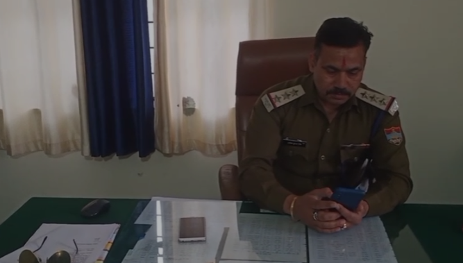 लोहाघाट थाने के नवआगंतुक थानाध्यक्ष इंस्पेक्टर अशोक कुमार ने पदभार किया ग्रहण नशा तस्करों पर रहेगी नजर