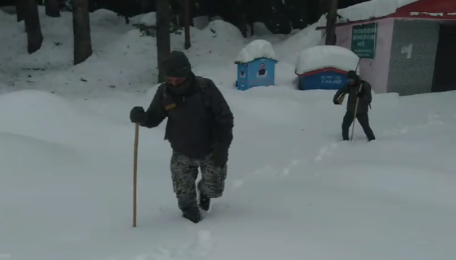 विश्व धरोहर फूलों की घाटी राष्ट्रीय पार्क में भारी बर्फबारी के बीच गश्त बढ़ी