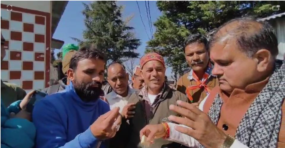 भाजपा प्रदेश अध्यक्ष भट्ट के आश्वासन के बाद धरना समाप्त