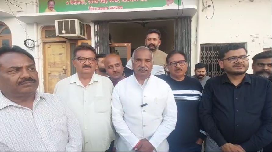 गदरपुर अनाज मंडी में टेंपो यूनियन और व्यापार मंडल के साथ विधायक अरविंद पांडे की चुनाव पर हुई चर्चा