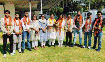 हल्द्वानी : MBPG कॉलेज में पूर्व में निर्दलीय प्रत्याशी के तौर पर अध्यक्ष पद पर कब्जा जमाने वाली रश्मि लमगड़िया सहित ये नेता भी भाजपा में शामिल