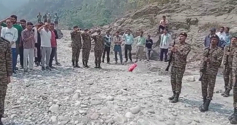 शहीद की अंतिम यात्रा में प्रशासनिक अधिकारियों के शामिल न होने पर शहीद के भाई ने जताई नाराजगी