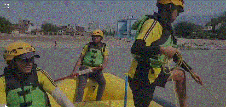 पैर फिसलने के कारण गंगा में बहा एनआरआई युवक, लंदन से परिवार के साथ ऋषिकेश घूमने आया था युवक, एसडीआरएफ टीम का सर्च अभियान जारी