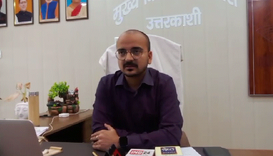 उत्तरकाशी में साप्ताहिक हाट बाजार बना महिलाओं का आय का साधन युवा आई ए एस अधिकारी सिखा रहे है सब्जी बेचने के गुरु