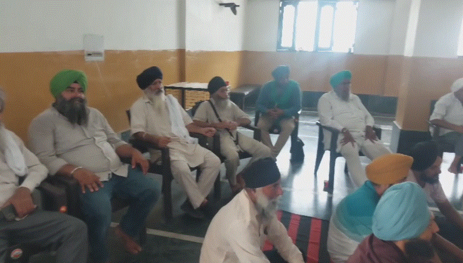 गदरपुर गुरुद्वारा सिंह सभा में हुई भारतीय किसान यूनियन की बैठक।