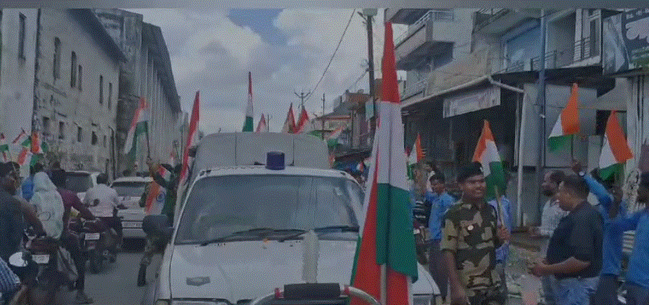 डोईवाला नगर में बीएसएफ के जवानों ने निकाली तिरंगा रैली