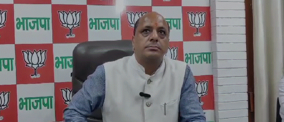 मुख्यमंत्री पुष्कर सिंह धामी जलागम निदेशालय इंद्रानगर में जलागम विभाग की कर रहे है समीक्षा