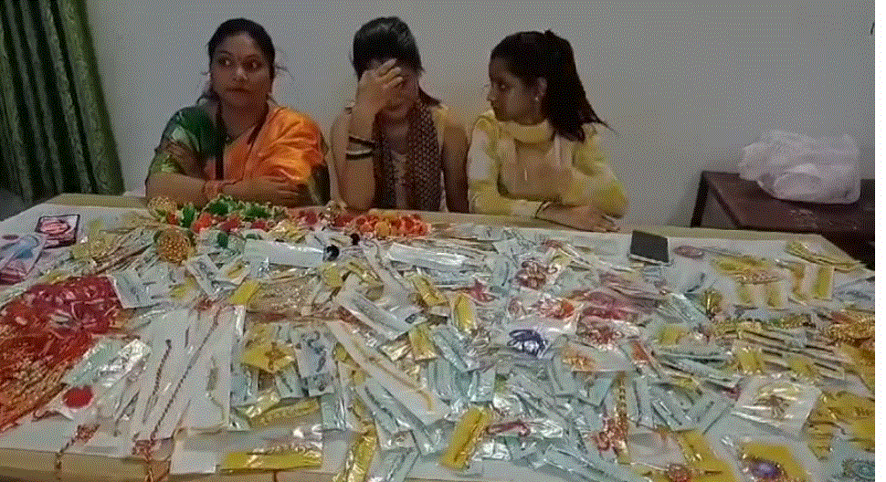 कल होने वाले भाई बहन के पवित्र त्यौहार रक्षाबंधन पर बाजारों में लगी भीड़