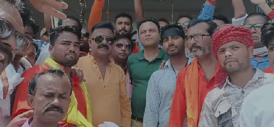 बांग्लादेश में हिंदुओं पर हुए उत्पीड़न को लेकर उप जिला अधिकारी सितारगंज को सोपा ज्ञापन