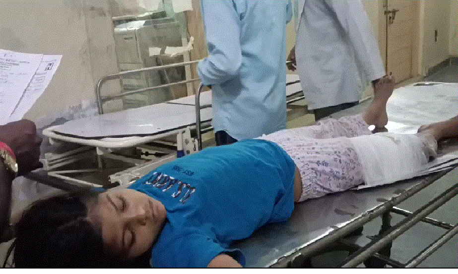 भगवानपुर में भीषण सड़क हादसा, बाइक सवार दंपत्ती को छोटा हाथी वाहन ने मारी टक्कर पति की मौत, पत्नी और दो बच्चे घायल