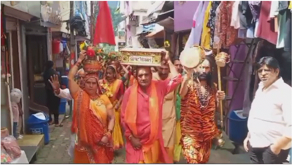 मंगल कलश यात्रा के साथ रिश्वेश्वर महादेव मंदिर में श्रीमद् भागवत कथा का हुआ भव्य शुभारंभ
