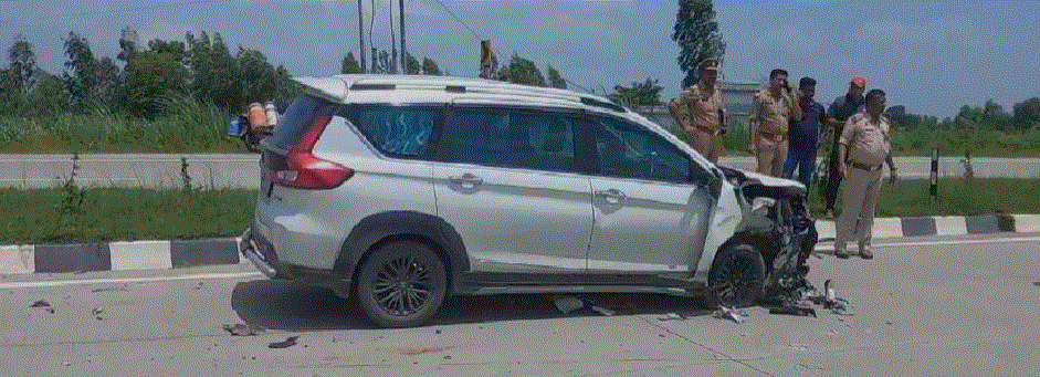 हाईवे पर हुए अलग-अलग सड़क हादसो में तेरह घायल । घायल को उपचार हेतु पुलिस ने कराया चिकित्साल्य में भर्ती