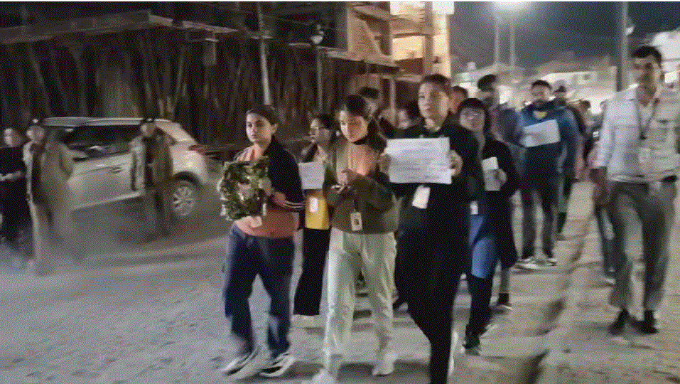 कोलकाता की एक महिला ट्रेनी डॉक्टर के साथ हुई दयनीय और निंदनीय घटना के विरोध में उत्तराखंड के सीमांत छेत्र में भी लगातार प्रदर्शन जारी