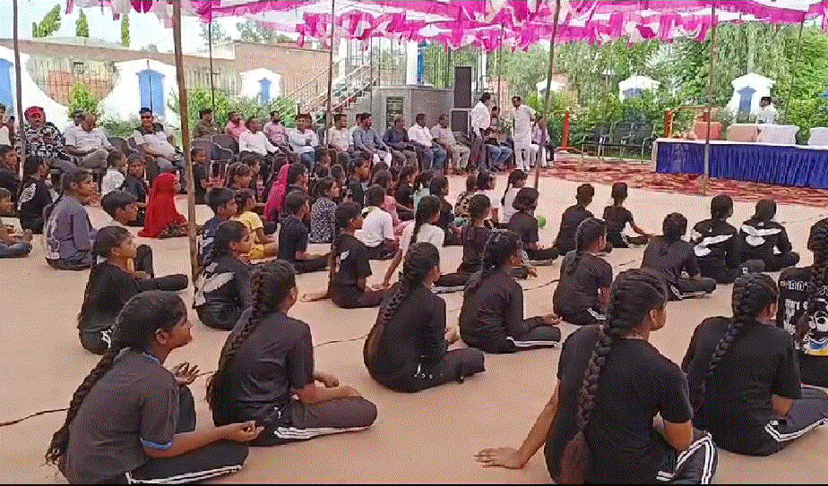 लड़कियों को आत्मरक्षक बनाने के लिए निशुल्क जूडो कराटे शिविर