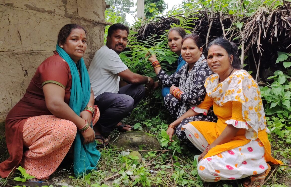 स्थापना दिवस के अवसर प्रदेश उपाध्यक्ष हेमन्त साहू की अगवाई में काली चौड मंदिर गेट के आसपास पौधारोपण किया गया