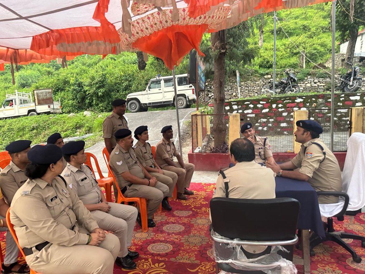 पुलिस उपाधीक्षक भवाली ने थाना बेतालघाट का किया अर्द्ध-वार्षिक निरीक्षण, सम्भ्रान्त व्यक्तियों के साथ की गोष्ठी
