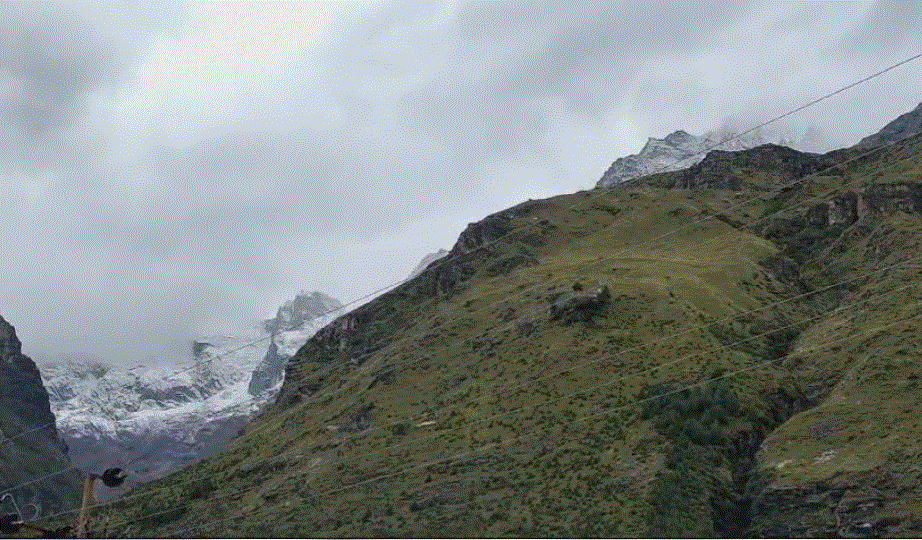 उच्च हिमालई क्षेत्रों में “नन्दा अष्टमी”के लिए दिव्य देव पुष्प के दोहन के साथ ही सीमांत छेत्र में ठंड की दस्तक भी शुरू हो गई है,