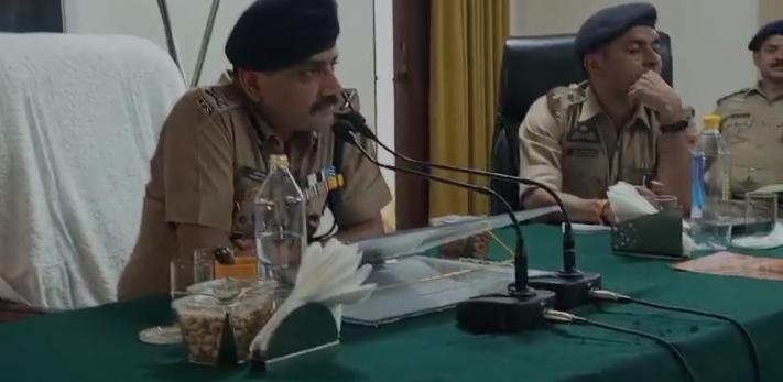 DGP, ने जनसंवाद में सुनी लोगों की समस्याएं, पुलिस करेगी तुरंत कार्रवाई