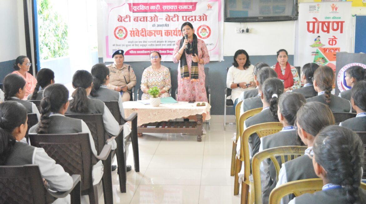 हल्द्वानी में जिलाधिकारी महोदया के निर्देशानुसार लगातार चल रही संवेदीकरण कार्यशाला