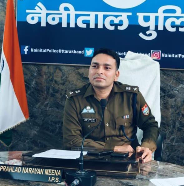 दीपावली से पहले एसएसपी प्रहलाद नारायण मीणा नैनीताल ने पुलिस कर्मियों को दिया तोहफा 07 पुलिस कर्मियों को किया बहाल