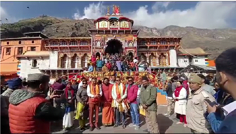 बदरीनाथ धाम दर्शन को पहुंचे प्रदेश के कैबिनेट मंत्री प्रेमचंद अग्रवाल