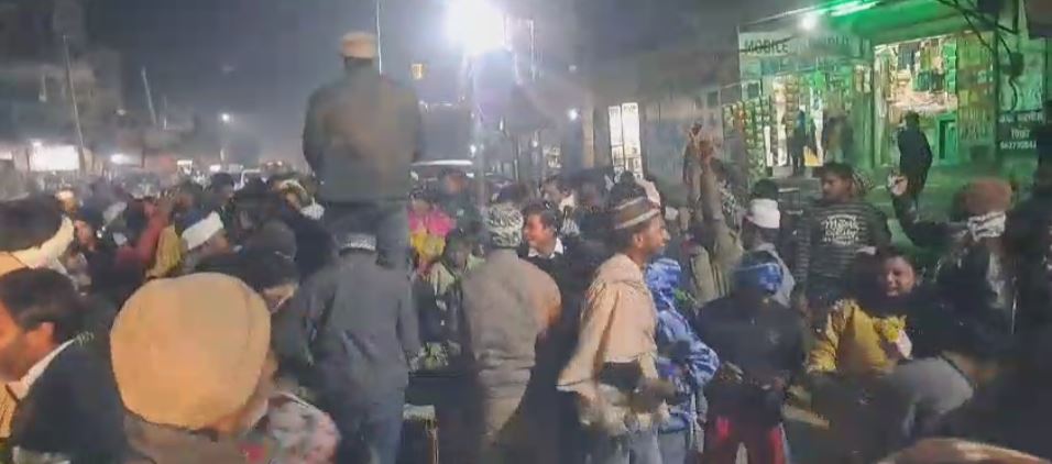 निकाय चुनाव की अधिसूचना जारी होते ही नगर में चुनावी माहौल गरमाया वारिस अहमद ने नगर पंचायत में सोलर ऊर्जा प्लांट से नगर वासियों को मुफ्त बिजली देने की बात कही