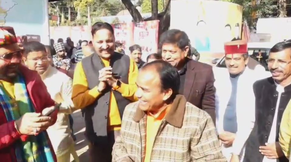 लंबे समय से गैरहाजिर डॉक्टरो पर कार्यवाही ।