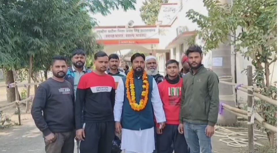 निकाय चुनाव हेतु प्रत्याशियों द्वारा कराया गया नामांकन