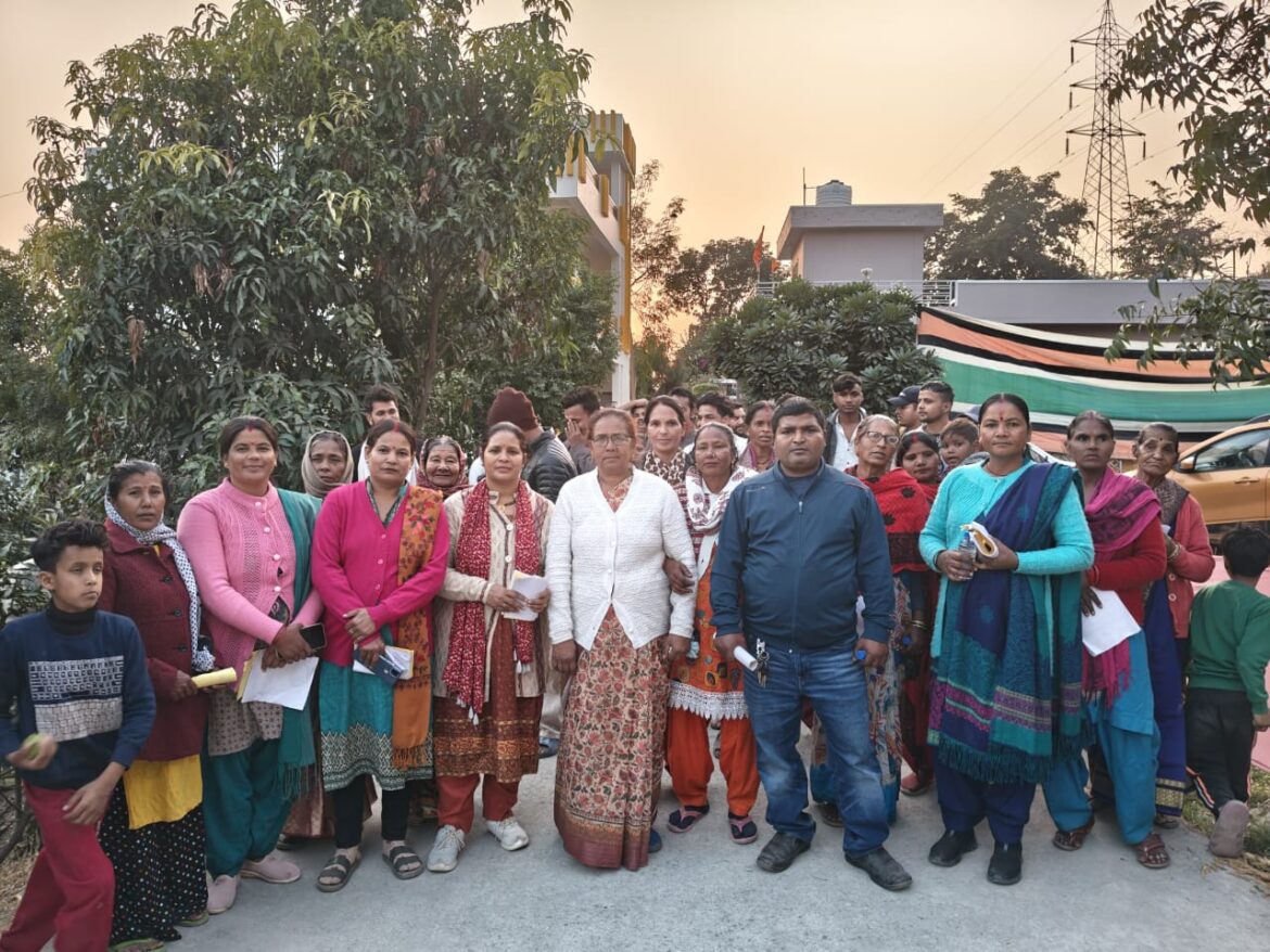 जनसम्पर्क अभियान के तहत श्रीमती विद्या देवी जी ने  आमजन की समस्या सुन निराकरण के लिए आश्वस्त किया!