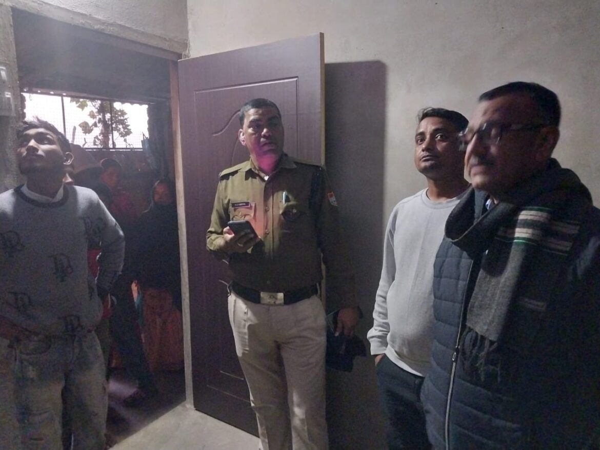 बैकुंठपुर ग्राम में घर में घुसकर चोरों ने दिया चोरी का अंजाम