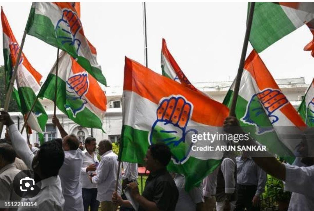 कांग्रेस के मेयर पद के प्रत्याशी ललित जोशी ने गोलू महाराज का लिया आशीर्वाद