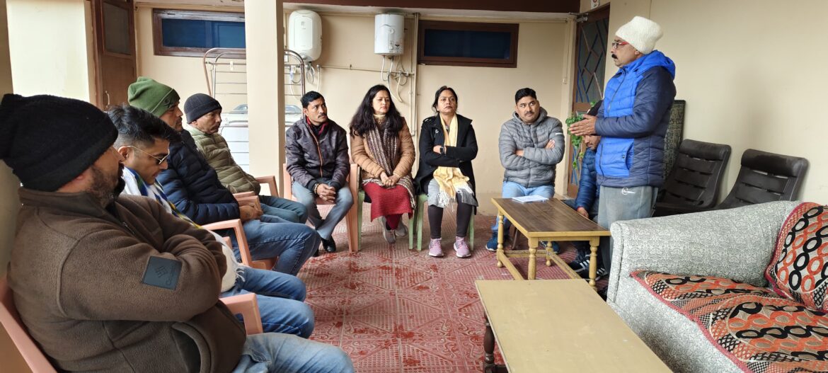 रानीखेत में कांग्रेस कार्यकर्ताओं ने भारतीय राष्ट्रीय कांग्रेस का 139वां स्थापना दिवस सादगीपूर्ण ढंग से मनाया