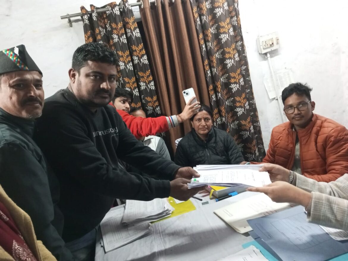 सुभाष नगर वार्ड से पंकज त्रिपाठी ने पार्षद के लिए किया नामांकन