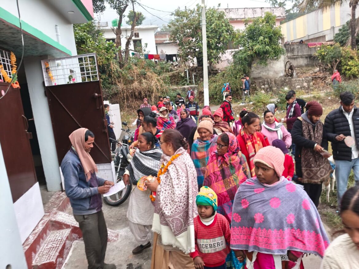 आज अपने वार्ड क्षेत्र न० 37 में वार्ड क्षेत्र की देवतुल्य जनता और अपने सहयोगियों के साथ जनसम्पर्क/भ्रमण कर निकाय चुनाव में “कमल के फूल” के चुनाव निशान पर मोहर लगा कर भारी मतों से विजयी बनाने हेतु निवेदन किया!