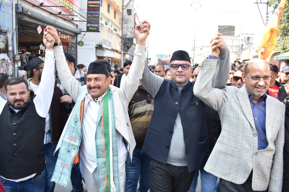 कांग्रेस मेयर प्रत्याशी ललित जोशी ने रानीबाग, जीतपुर नेगी में किया जनसंपर्क, उत्तरायणी शोभायात्रा में शामिल होकर जनता से लिया आशीर्वाद l