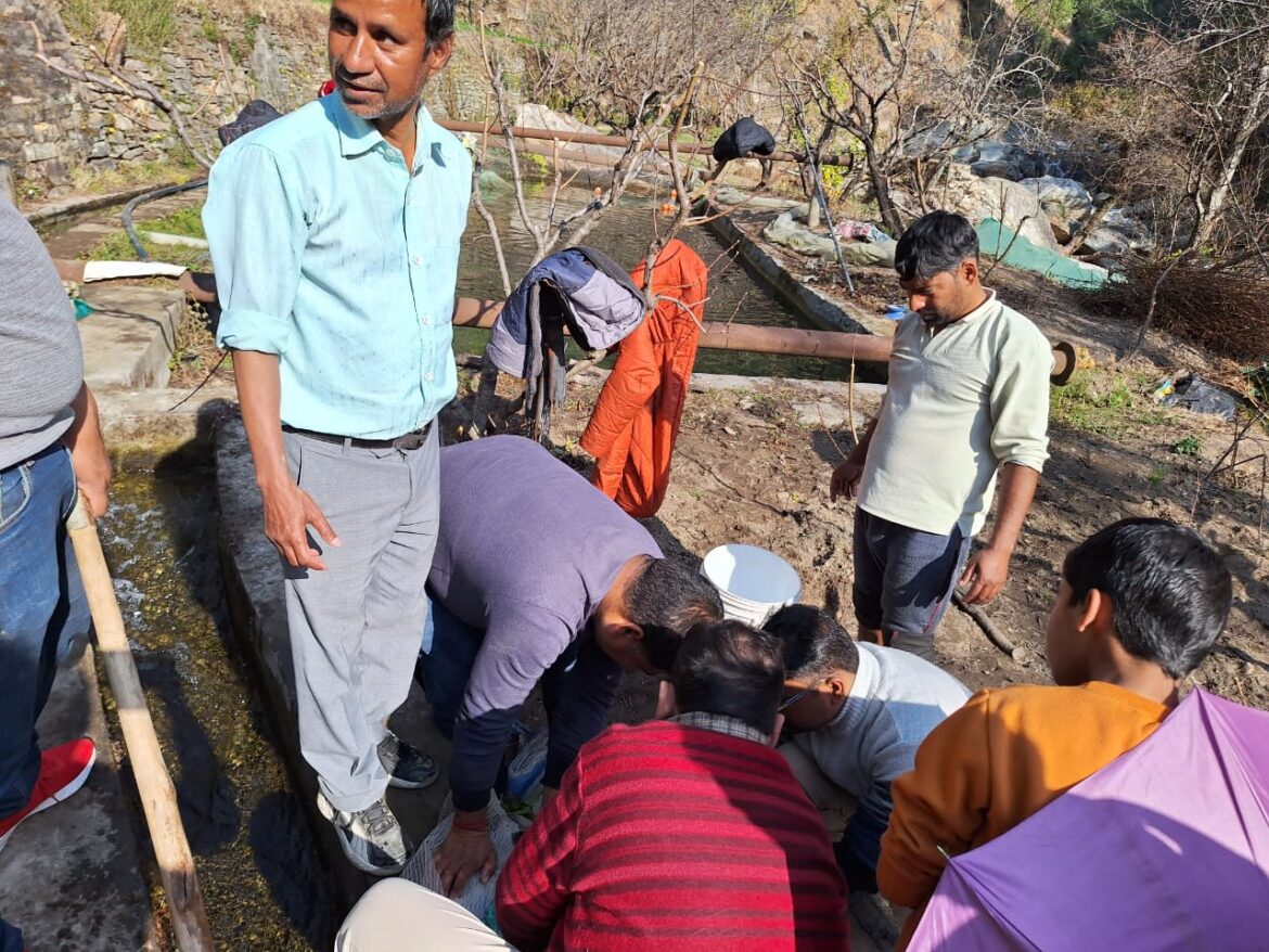 मत्स्य पालन विभाग की योजना का लाभ लेकर लोशज्ञानी गांव के राकेश चंद्र बने आत्मनिर्भर
