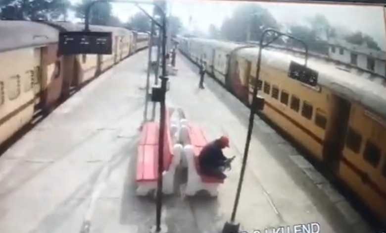 लामाचौड के एक इंस्टिट्यूट का छात्र आया ट्रैन की हाई टेंशन की चपेट में, हायर सेंटर रेफर