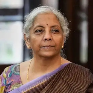 राष्ट्रपति भवन पहुंचीं Nirmala Sitharaman, Droupadi Murmu को सौंपेगी बजट कॉपी |