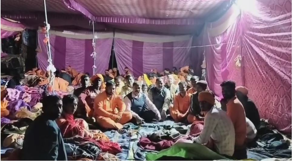 कांवरियों के लिए भोजन और रुकने की की व्यवस्था