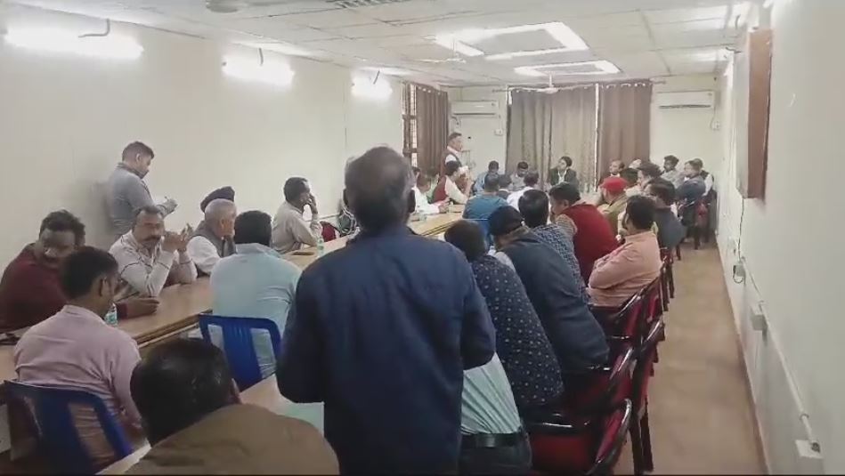 चारधाम यात्रा की तैयारियों में जुटा परिवहन विभाग, वाहन संचालकों संग बैठक