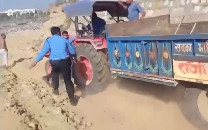 हरिद्वार में खनन माफियाओं का आतंक, सिक्योरिटी गार्डों पर ट्रैक्टर चढ़ाने की कोशिश, देखें विडिओ