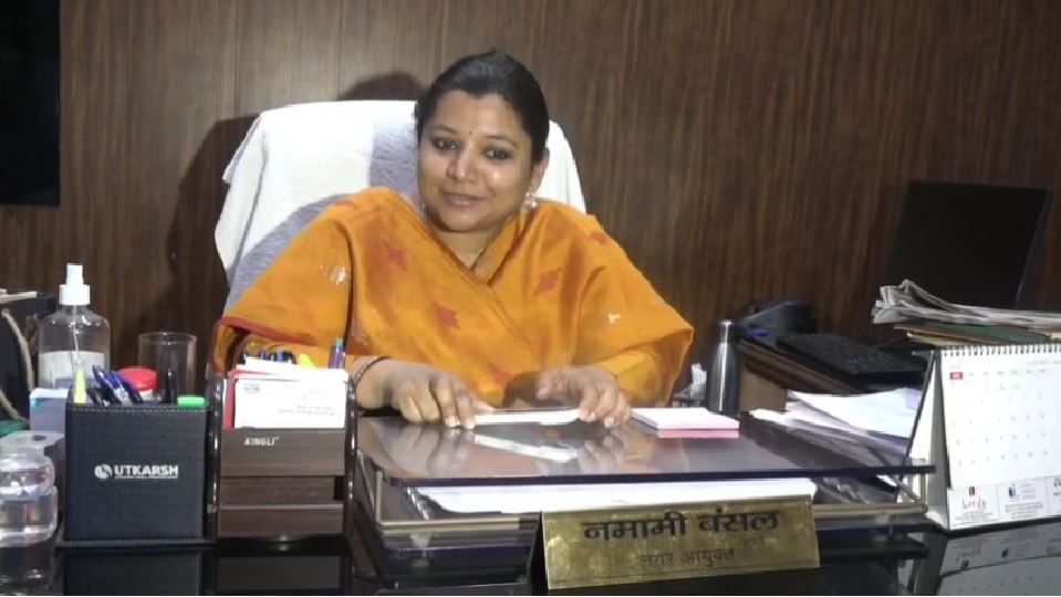 देहरादून नगर निगम का नदी-नालों की सफाई अभियान जारी