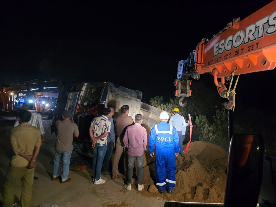ब्रेकिंग न्यूज : हरिद्वार के चिड़ियापुर में इंडियन ऑयल का टैंकर पलटा, बड़ा हादसा टला