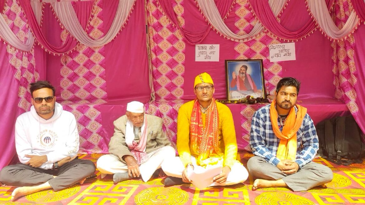 देवलीखेत और जालीखान में शराब दुकानें खोलने के विरोध में ग्रामीणों का आंदोलन जारी