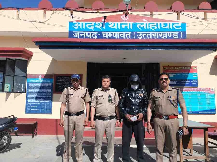 लोहाघाट पुलिस ने बाइक सवार युवक से 2.74 ग्राम स्मैक बरामद कर किया गिरफ्तार